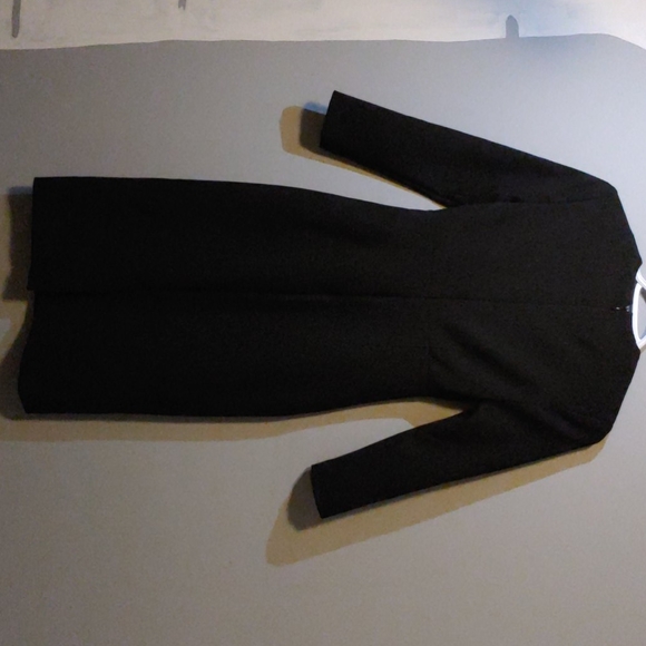 Babaton Size 0 Black Low Cut Dress - Picture 3 of 3